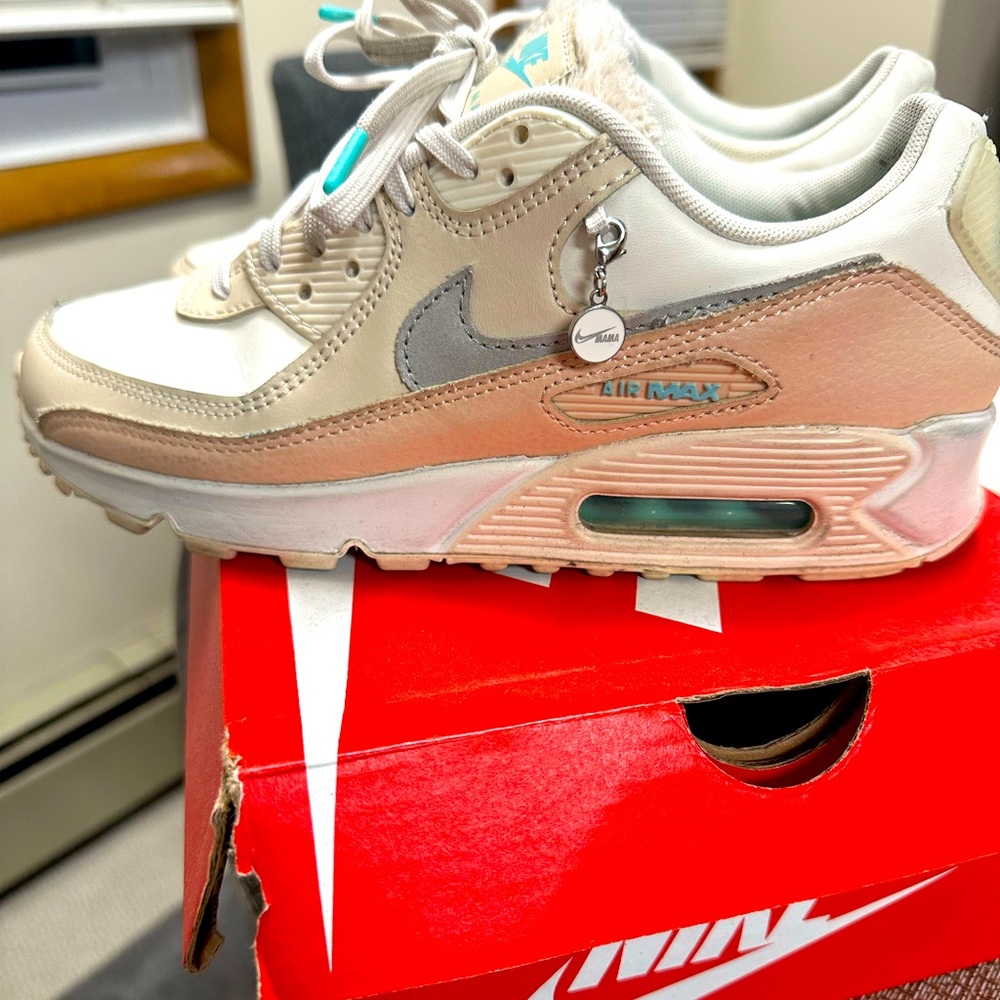 Women’s Air Max 90